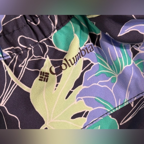 Columbia Gray Green Floral Shorts With Pockets Size XXL Extra Large - Picture 5 of 5